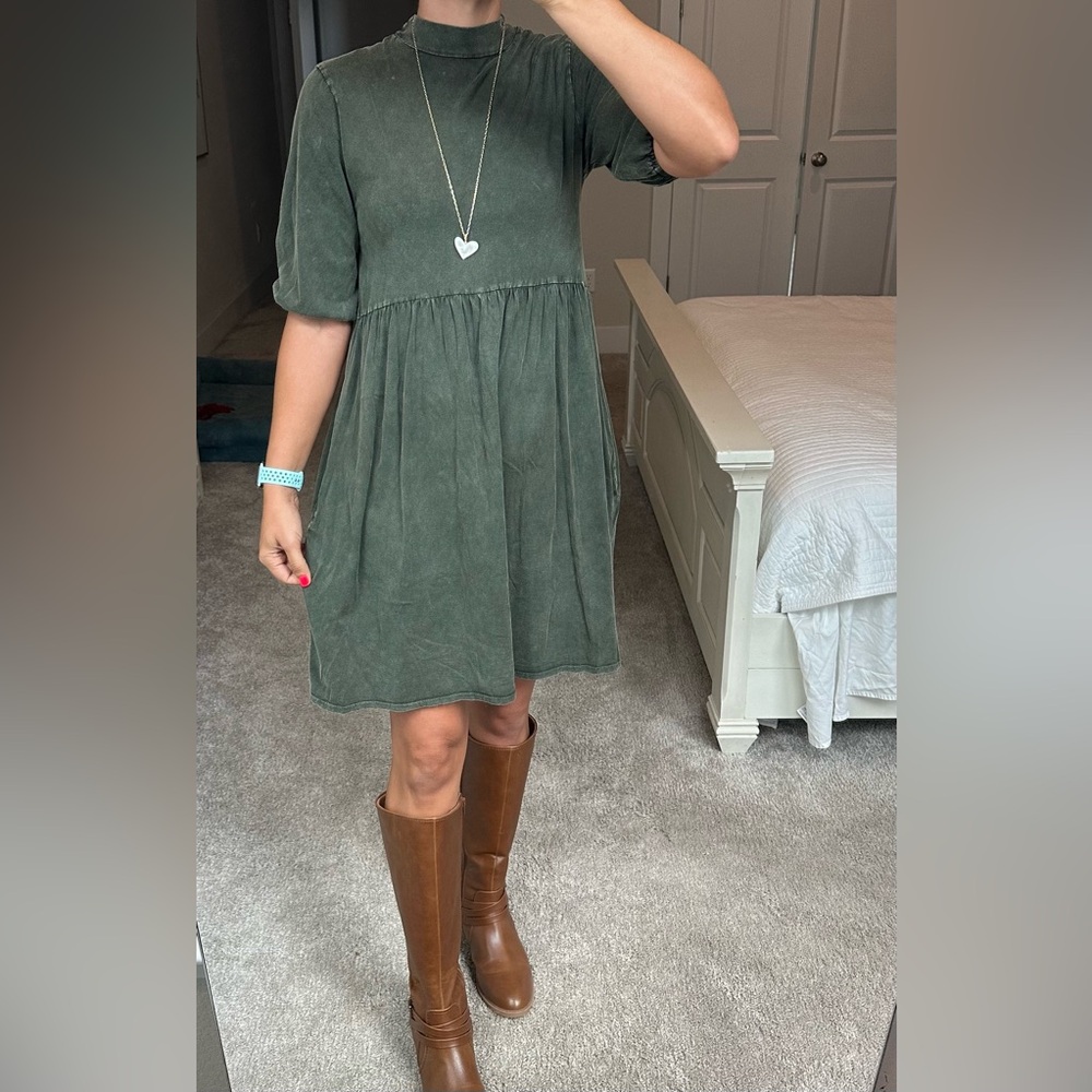 Women’s Distressed Green Dress